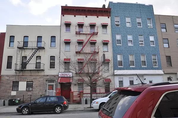 2nd image of 242 Montrose Ave #7