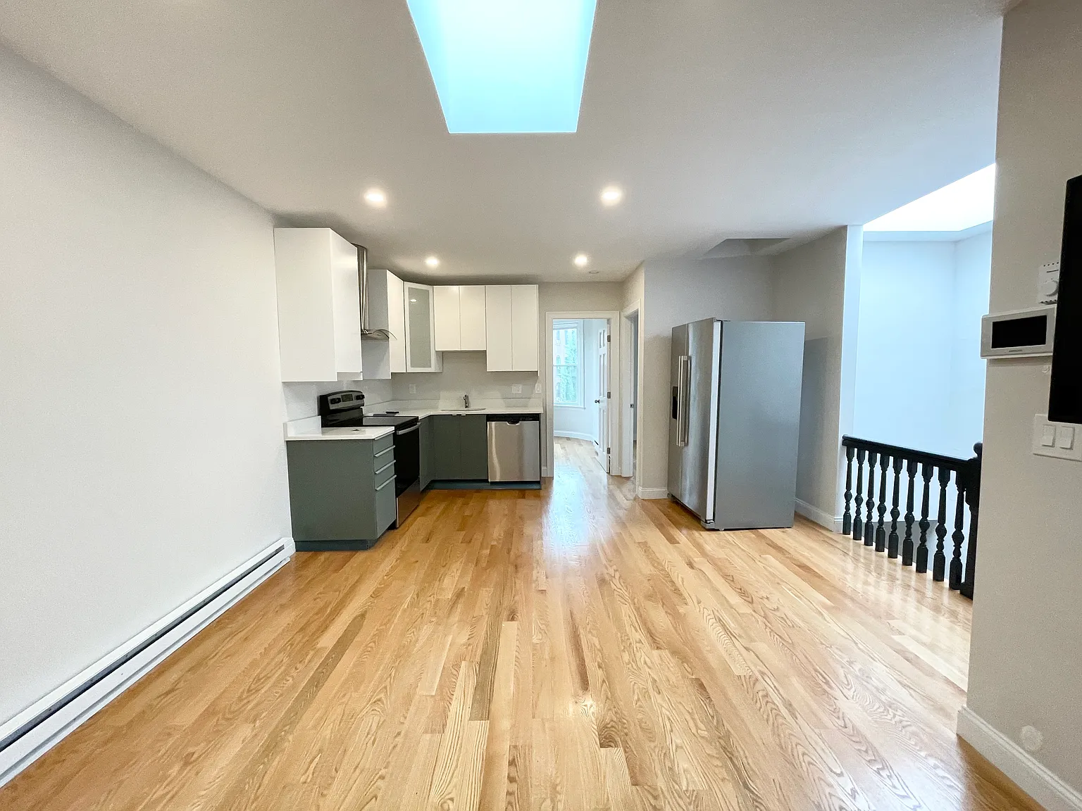 4 bed, 1500 sqft, $6,600 — Photo 2