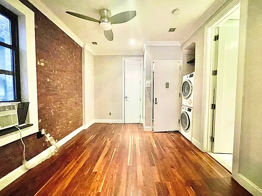 Rented by Century 21 Premier  | media 9