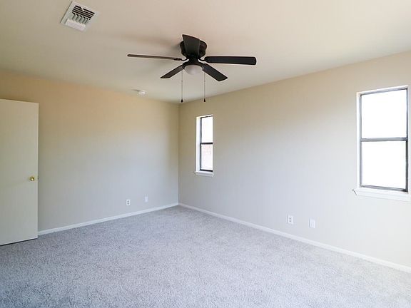 2nd image of 908 Graceland Dr