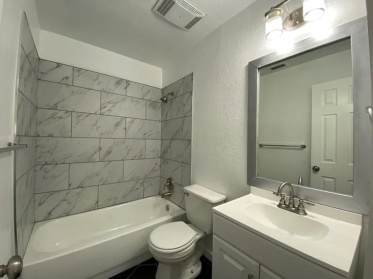 5617 Walzem Rd #4 — Photo 8
