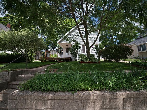 3rd image of 407 Quimby St NE