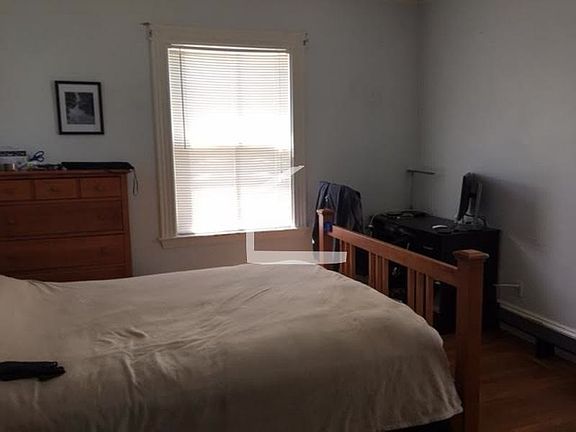 2nd image of 4 Woodstock Ave #002