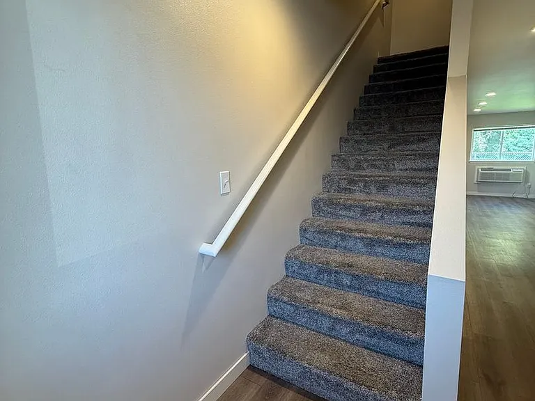 47 Samantha Ct — Photo 14