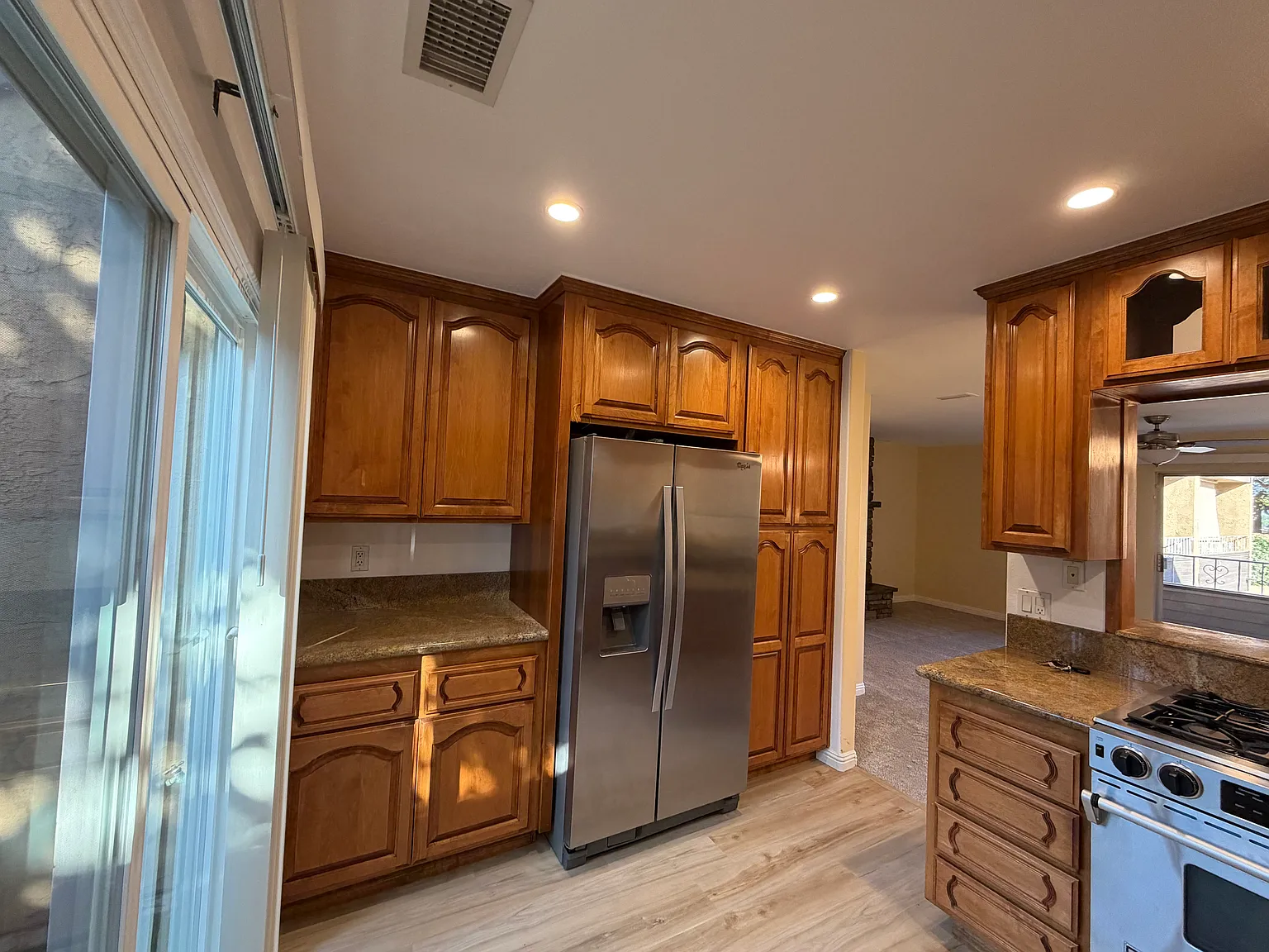 2 bed, 1.5 bath, 1063 sqft, $2,595 — Photo 3