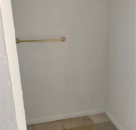 2nd image of 615 NE 76th St