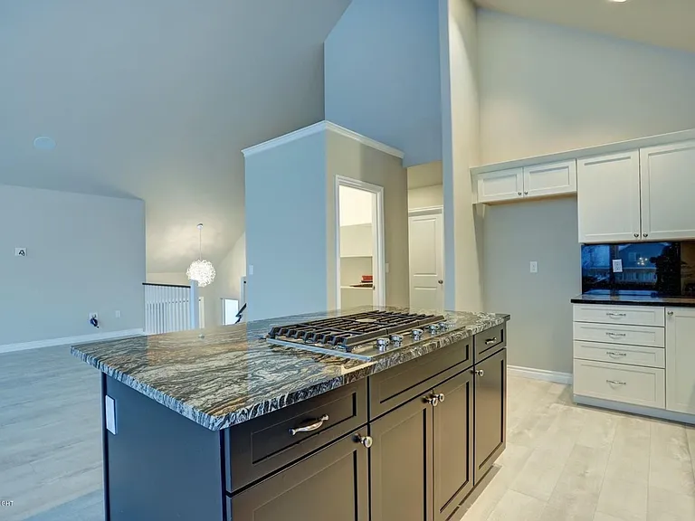 1455 E Esty Dr — Photo 18