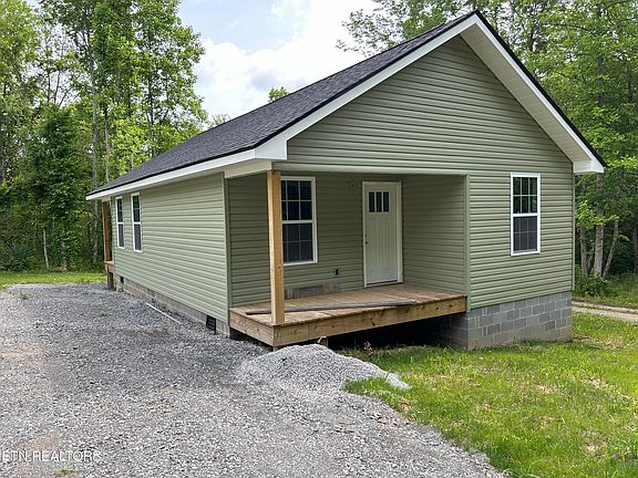 5th image of 216 Bills St