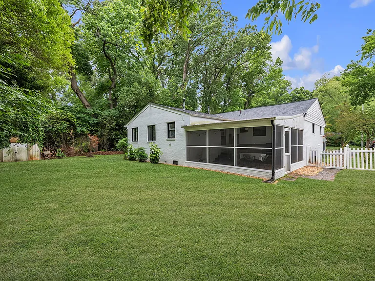 501 Euwanee Pl — Photo 6
