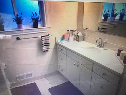 4th image of 355 Christopher Ct