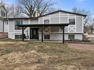 1250 Larkin Williams Rd, Fenton, MO 63026