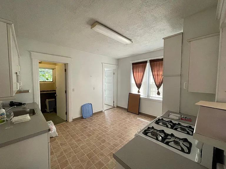 231 Ashworth Pl #1 — Photo 9
