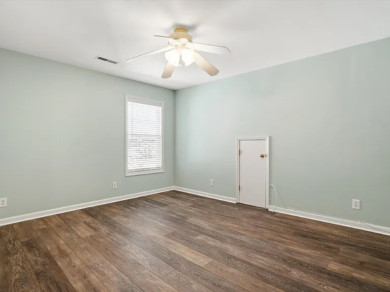 1152 Willoughby Ln — Photo 32