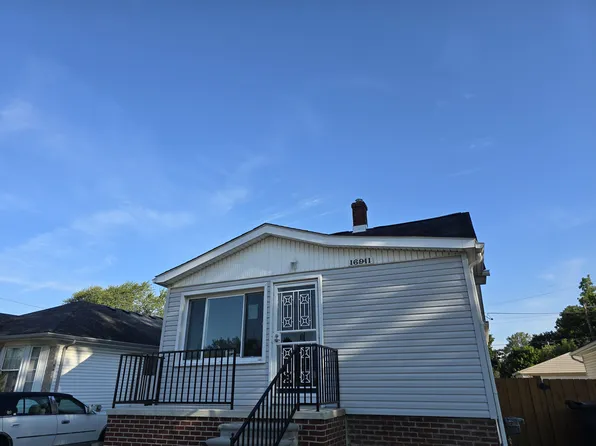 16911 Mayfield St, Roseville, MI 48066
