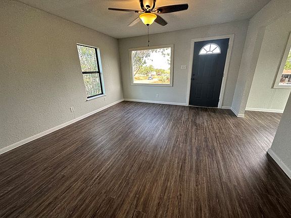 4th image of 511 E Oklahoma Ave