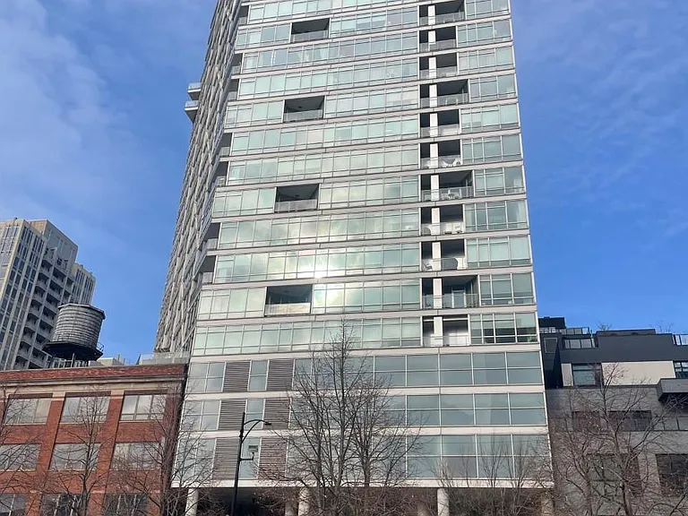 510 W Erie St #1304 — Photo 3