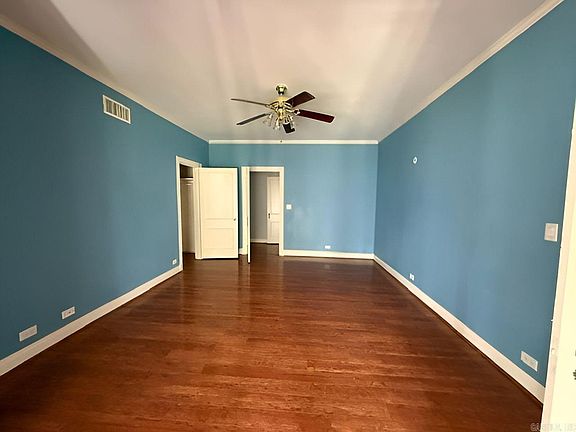 4th image of 1102 Grand Ave