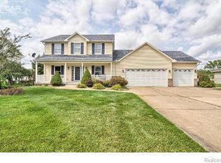 16370 Paddock Club Blvd, Linden, MI 48451