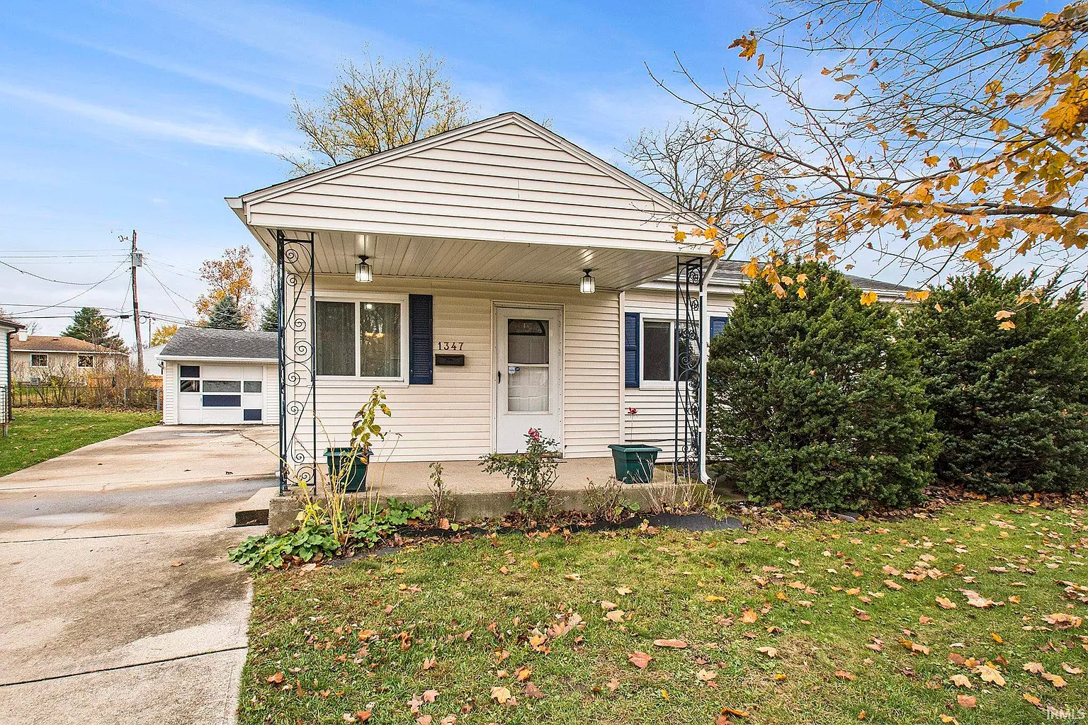 1347 Pyle Ave photo 1