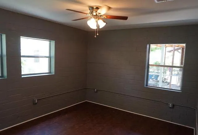1538 W Hollywood Ave — Photo 5