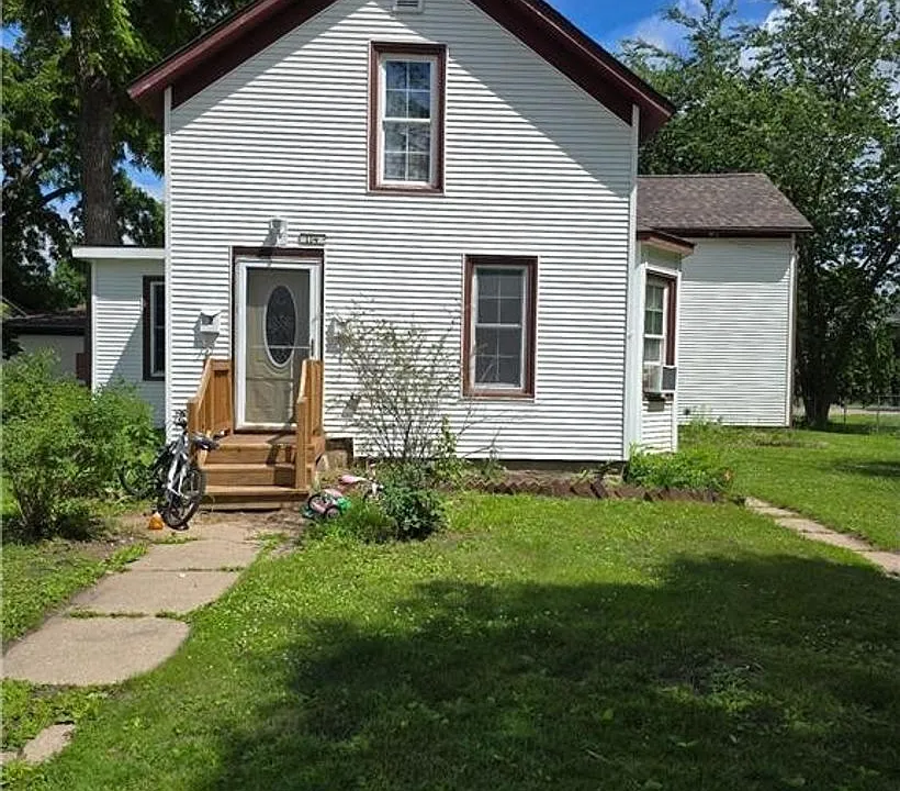 114 S 4th St