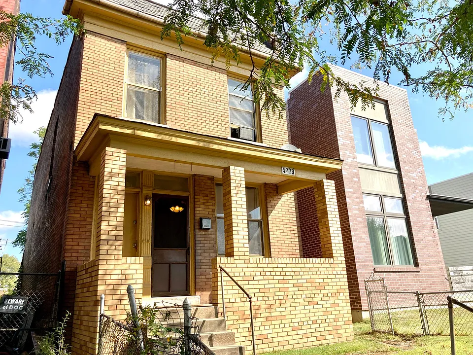 4209 Blaine Ave