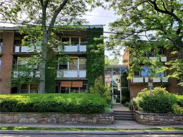 25 Ellsworth St #13, Bridgeport, CT 06605