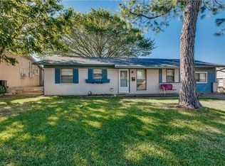 306 Westwood Dr, Euless, TX 76039