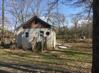 15 Bennett Ln, Pine Bush, NY 12566