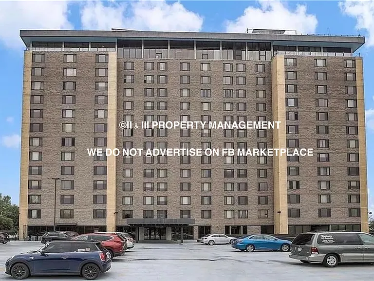 700 E 8th St #16H — Photo 1
