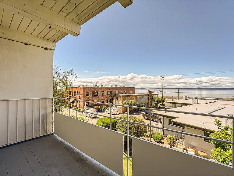 Anne Vista Apartments — Photo 11