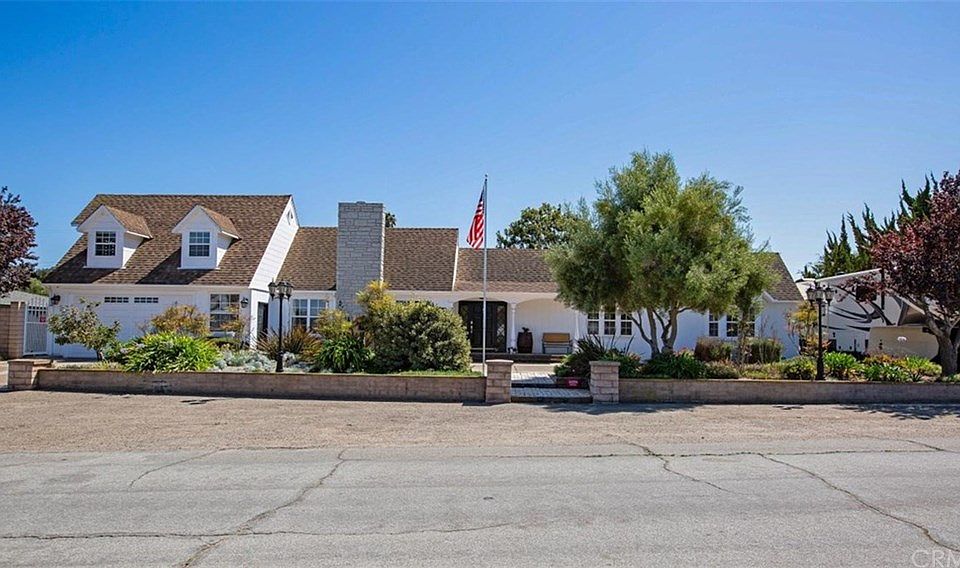 1st image of 220 Harsin Ln