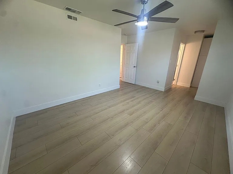 9101 Rosewood Dr — Photo 33