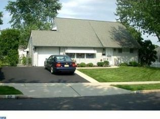 62 Cobalt Ridge Dr E, Levittown, PA 19057