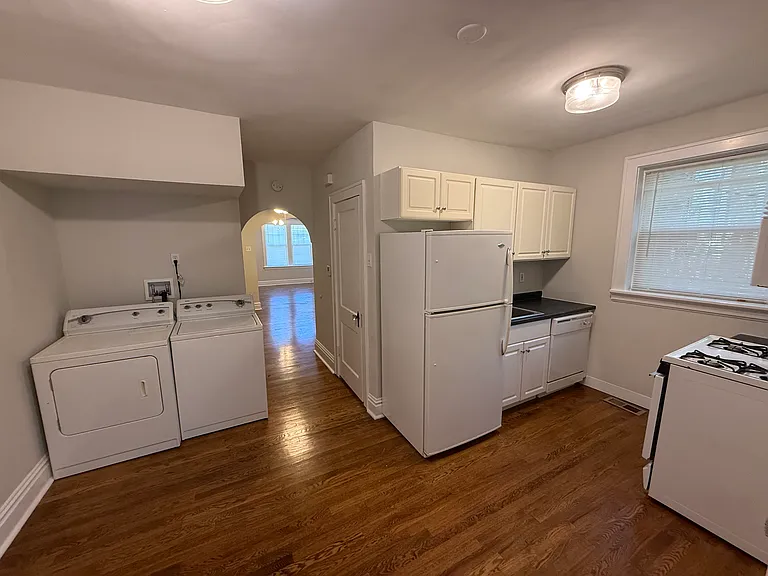 1634 Yale Ave #1634 — Photo 5
