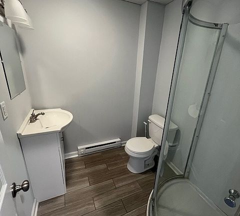 4th image of 8 Vine St #17640568