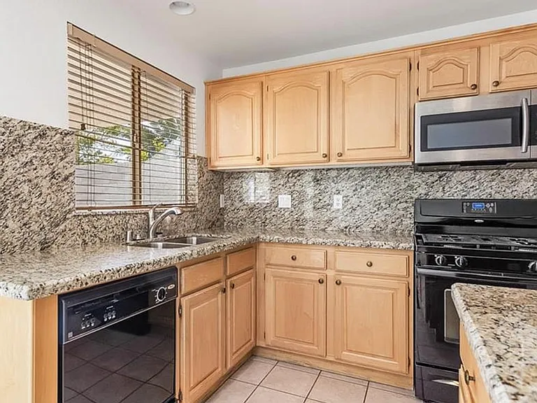 276 Cattlebaron Ter — Photo 10