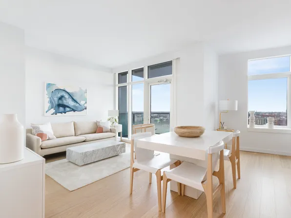 123 Linden Boulevard image 2 of 17