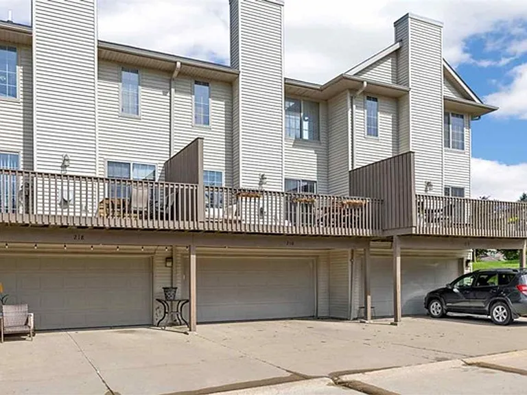 216 Camden Rd — Photo 4