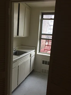 Rented by First Executive Realty Inc | media 4