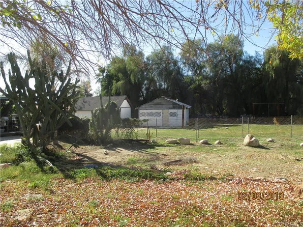 2219 Mentone Ave, Mentone, CA 92359