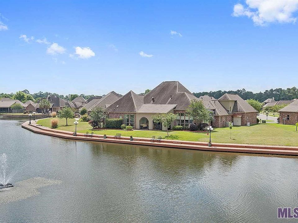 1st image of 18405 Lake Stream Dr