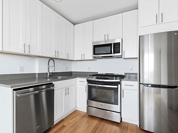 4th image of 4511 Broadway APT 4A