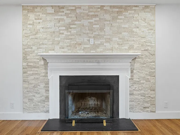 115 Old Mill Rd — Photo 10