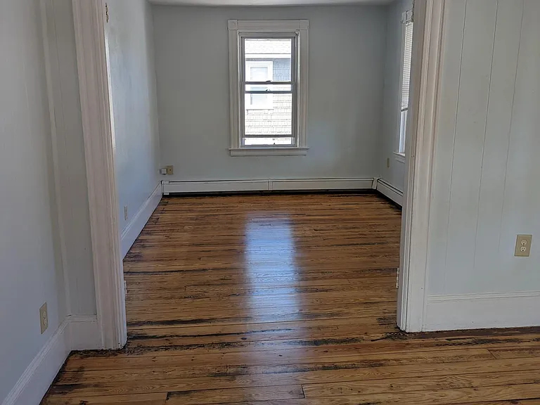 25 Read Ave #3 — Photo 8