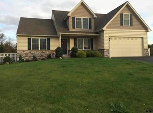 240 Lynne Dr, Mount Wolf, PA 17347