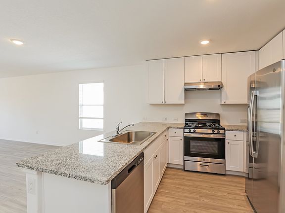 5th image of 2726 Robles St