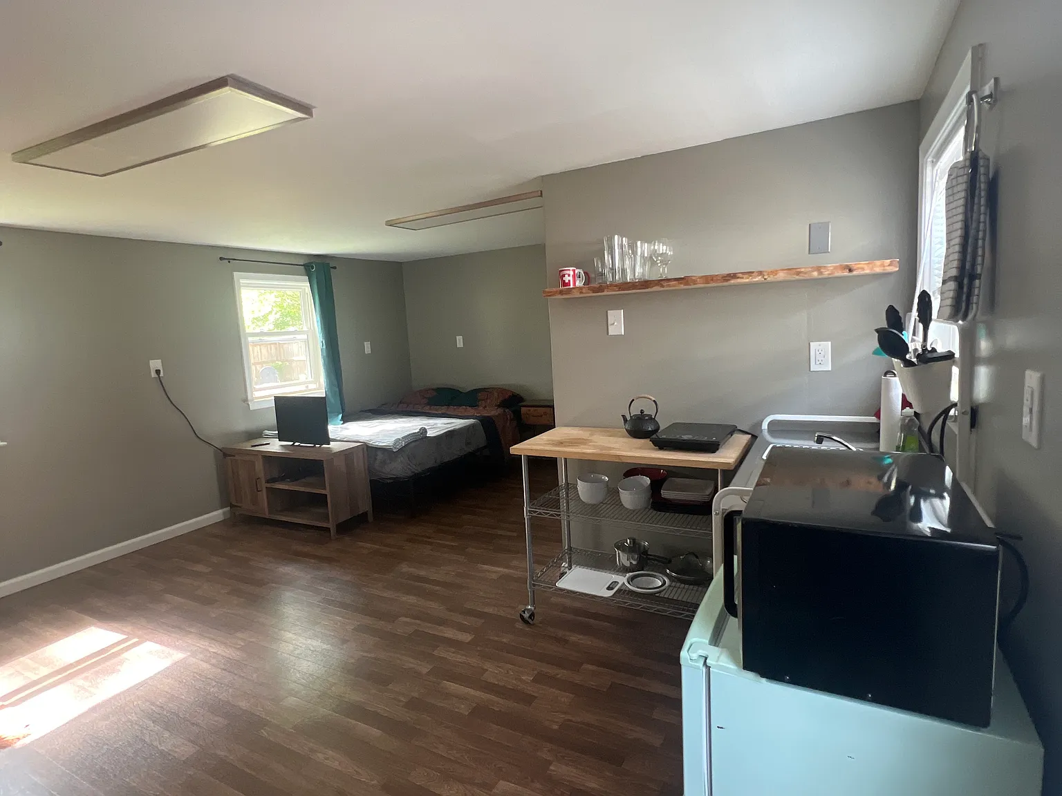 Studio, 300 sqft, $1,250 — Photo 3