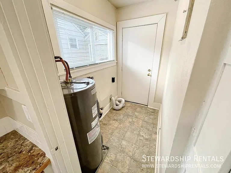 2024 Emerald St #4 — Photo 15