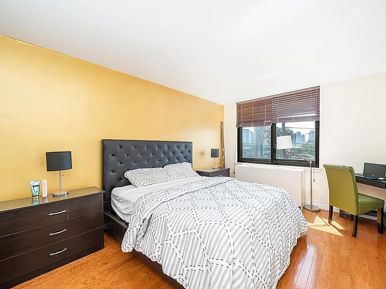 700 Grove St #4N — Photo 7